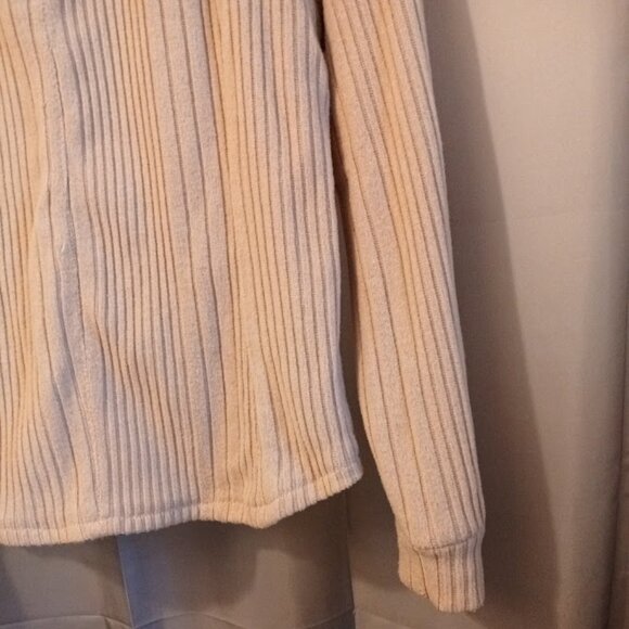 New Fuzzy knit Sweater Top womens M Camel Brown Raglan sleeve Scoop neck Cuddly! - Picture 6 of 9